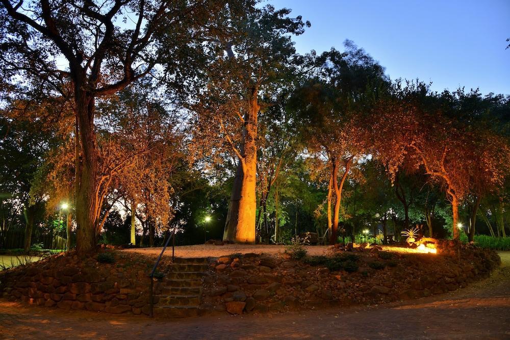 Victoria Falls Safari Club Exterior photo