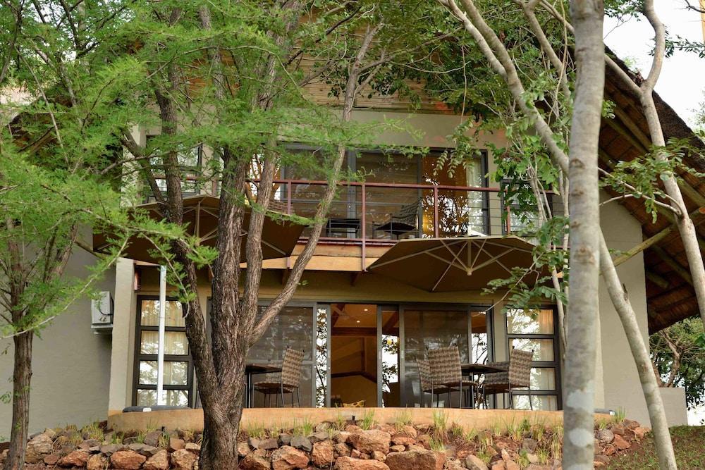 Victoria Falls Safari Club Exterior photo