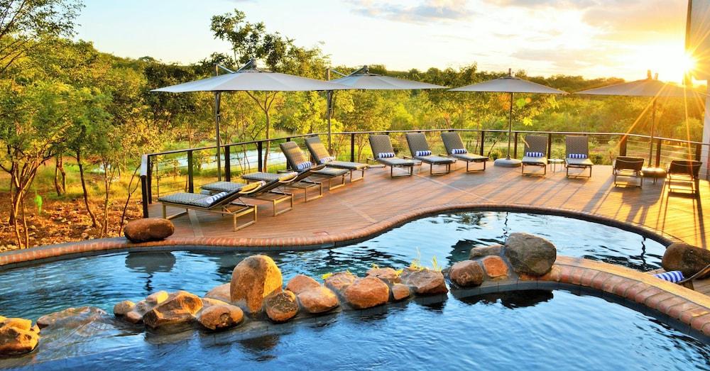 Victoria Falls Safari Club Exterior photo